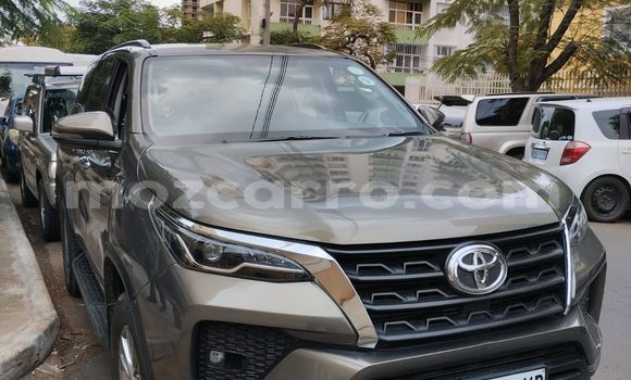 Nunua Ilio tumika Toyota Fortuner Brown Gari ndani ya Maputo nchini Maputo Nunua Ilio tumika Toyota Fortuner Brown Gari ndani ya Maputo nchini Maputo