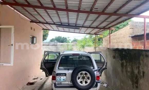 Nunua Ilio tumika Toyota Hilux Surf Nyingine Gari ndani ya Maputo nchini Maputo Nunua Ilio tumika Toyota Hilux Surf Nyingine Gari ndani ya Maputo nchini Maputo