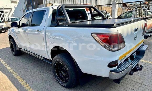 Comprar Usado Mazda BT-50 Branco Carro em Maputo em Maputo Comprar Usado Mazda BT-50 Branco Carro em Maputo em Maputo