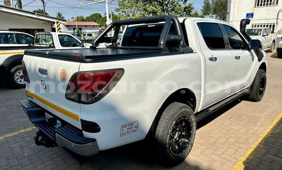 Comprar Usado Mazda BT-50 Branco Carro em Maputo em Maputo Comprar Usado Mazda BT-50 Branco Carro em Maputo em Maputo