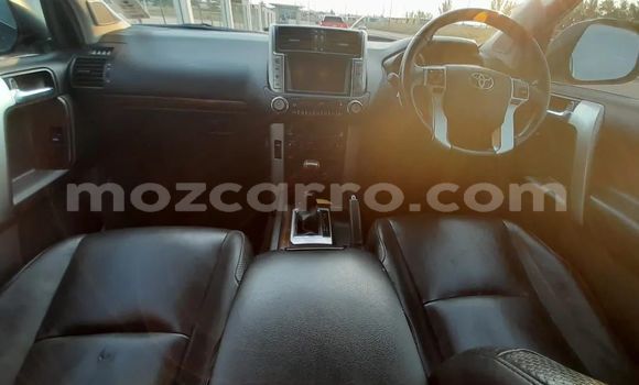 Nunua Ilio tumika Toyota Land Cruiser Prado Nyeupe Gari ndani ya Maputo nchini Maputo Nunua Ilio tumika Toyota Land Cruiser Prado Nyeupe Gari ndani ya Maputo nchini Maputo