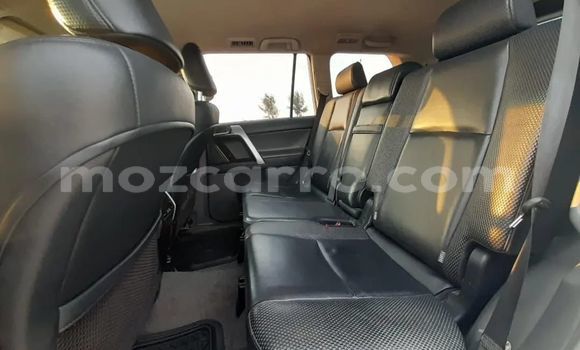 Nunua Ilio tumika Toyota Land Cruiser Prado Nyeupe Gari ndani ya Maputo nchini Maputo Nunua Ilio tumika Toyota Land Cruiser Prado Nyeupe Gari ndani ya Maputo nchini Maputo