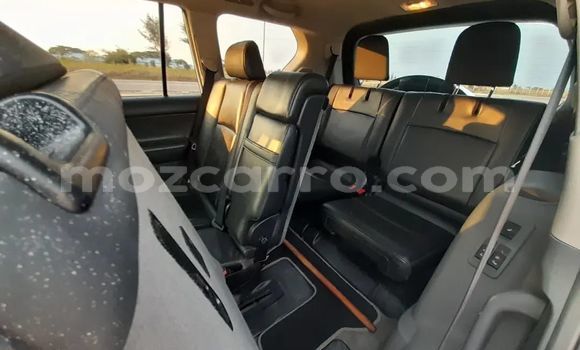 Nunua Ilio tumika Toyota Land Cruiser Prado Nyeupe Gari ndani ya Maputo nchini Maputo Nunua Ilio tumika Toyota Land Cruiser Prado Nyeupe Gari ndani ya Maputo nchini Maputo