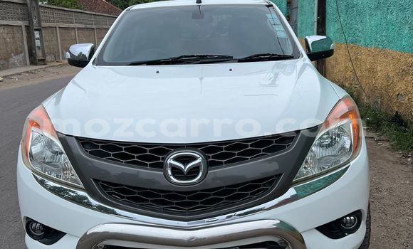 Comprar Usado Mazda BT-50 Branco Carro em Maputo em Maputo Comprar Usado Mazda BT-50 Branco Carro em Maputo em Maputo