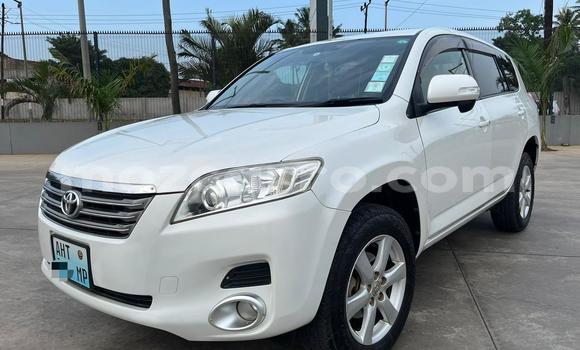 Nunua Ilio tumika Toyota Vanguard Nyeupe Gari ndani ya Maputo nchini Maputo Nunua Ilio tumika Toyota Vanguard Nyeupe Gari ndani ya Maputo nchini Maputo