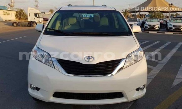 Nunua Imported Toyota Sienna Nyeupe Gari ndani ya Import - Dubai nchini Cabo Delgado Nunua Imported Toyota Sienna Nyeupe Gari ndani ya Import - Dubai nchini Cabo Delgado