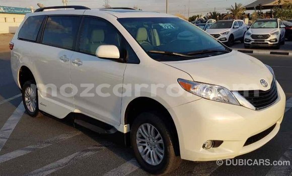 Nunua Imported Toyota Sienna Nyeupe Gari ndani ya Import - Dubai nchini Cabo Delgado Nunua Imported Toyota Sienna Nyeupe Gari ndani ya Import - Dubai nchini Cabo Delgado