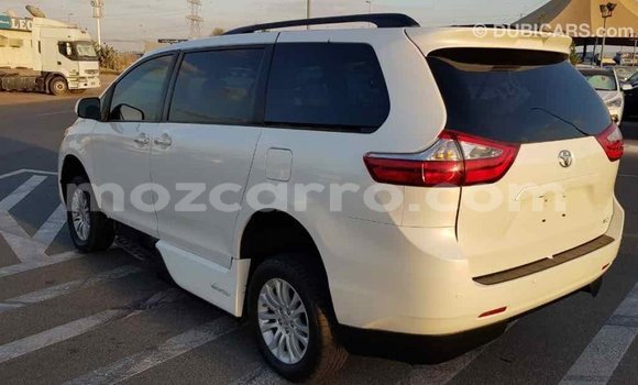 Nunua Imported Toyota Sienna Nyeupe Gari ndani ya Import - Dubai nchini Cabo Delgado Nunua Imported Toyota Sienna Nyeupe Gari ndani ya Import - Dubai nchini Cabo Delgado