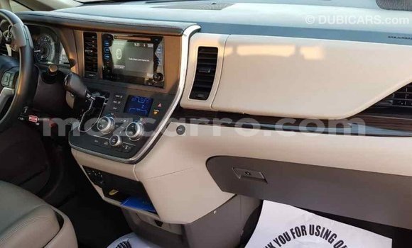 Nunua Imported Toyota Sienna Nyeupe Gari ndani ya Import - Dubai nchini Cabo Delgado Nunua Imported Toyota Sienna Nyeupe Gari ndani ya Import - Dubai nchini Cabo Delgado
