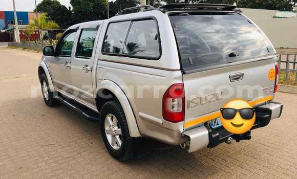 Comprar Usado Isuzu KB De outros Carro em Maputo em Maputo Comprar Usado Isuzu KB De outros Carro em Maputo em Maputo