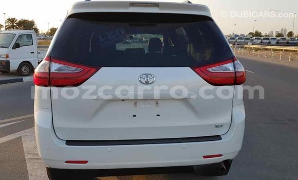 Nunua Imported Toyota Sienna Nyeupe Gari ndani ya Import - Dubai nchini Cabo Delgado Nunua Imported Toyota Sienna Nyeupe Gari ndani ya Import - Dubai nchini Cabo Delgado