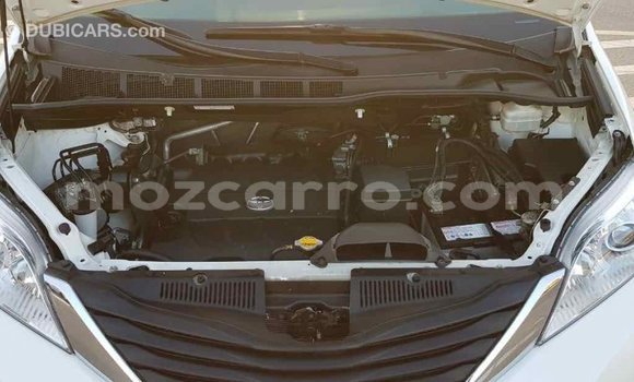 Nunua Imported Toyota Sienna Nyeupe Gari ndani ya Import - Dubai nchini Cabo Delgado Nunua Imported Toyota Sienna Nyeupe Gari ndani ya Import - Dubai nchini Cabo Delgado