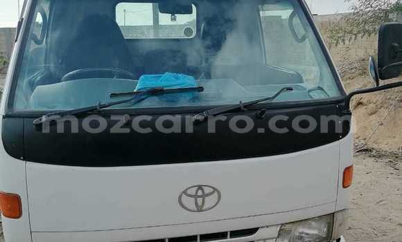 Comprar Usado Toyota Dyna Branco Carro em Maputo em Maputo
