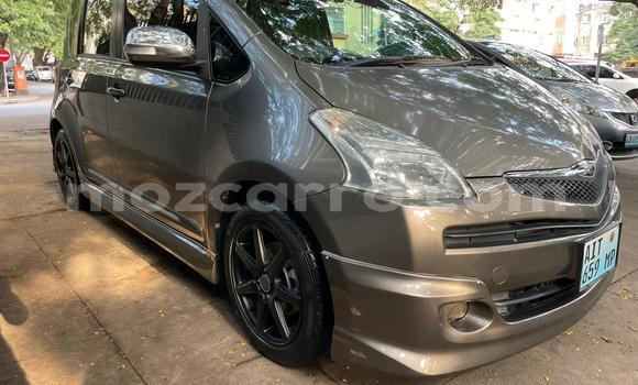 Comprar Usado Toyota Ractis Prata Carro em Maputo em Maputo