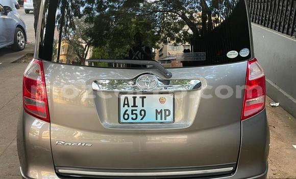 Nunua Ilio tumika Toyota Ractis Fedha Gari ndani ya Maputo nchini Maputo Nunua Ilio tumika Toyota Ractis Fedha Gari ndani ya Maputo nchini Maputo