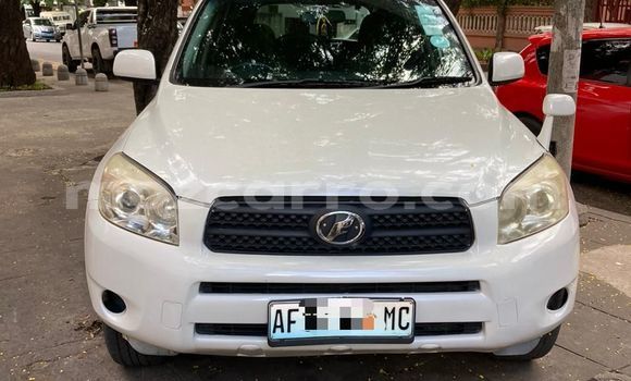 Comprar Usado Toyota RAV4 Branco Carro em Maputo em Maputo