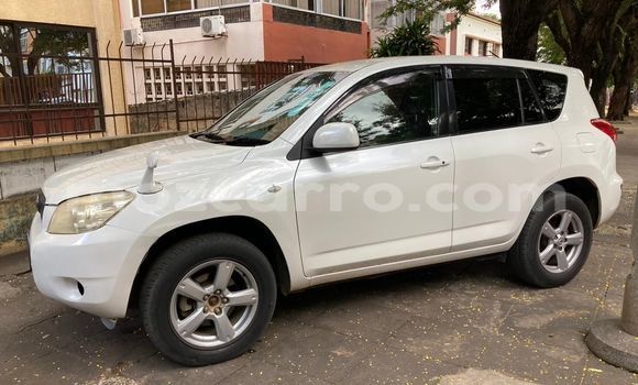 Buy Used Toyota RAV4 White Car in Maputo in Maputo Buy Used Toyota RAV4 White Car in Maputo in Maputo