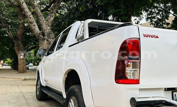 Buy Used Toyota Hilux White Car in Maputo in Maputo Buy Used Toyota Hilux White Car in Maputo in Maputo