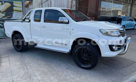 Comprar Usado Toyota Hilux Branco Carro em Maputo em Maputo