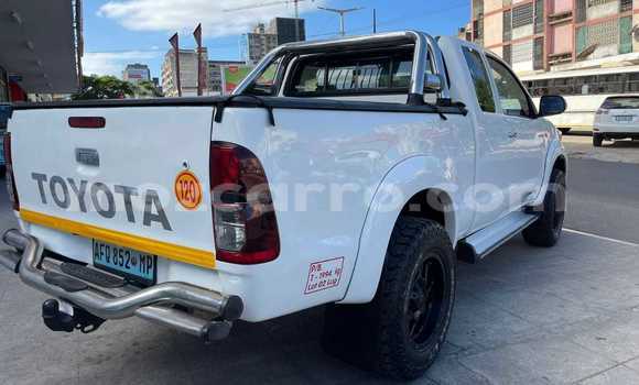 Buy Used Toyota Hilux White Car in Maputo in Maputo Buy Used Toyota Hilux White Car in Maputo in Maputo