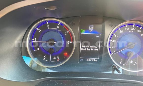 Nunua Ilio tumika Toyota Hilux Nyeupe Gari ndani ya Maputo nchini Maputo Nunua Ilio tumika Toyota Hilux Nyeupe Gari ndani ya Maputo nchini Maputo