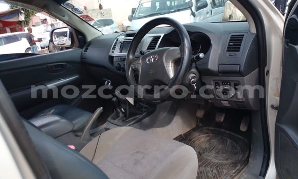 Buy Used Toyota Hilux White Car in Maputo in Maputo Buy Used Toyota Hilux White Car in Maputo in Maputo
