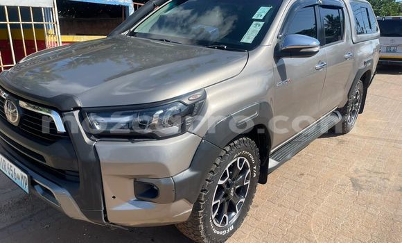 Nunua Ilio tumika Toyota Hiluxe Revo Brown Gari ndani ya Maputo nchini Maputo Nunua Ilio tumika Toyota Hiluxe Revo Brown Gari ndani ya Maputo nchini Maputo