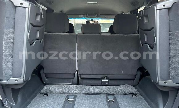 Nunua Ilio tumika Toyota Land Cruiser Prado Fedha Gari ndani ya Maputo nchini Maputo Nunua Ilio tumika Toyota Land Cruiser Prado Fedha Gari ndani ya Maputo nchini Maputo