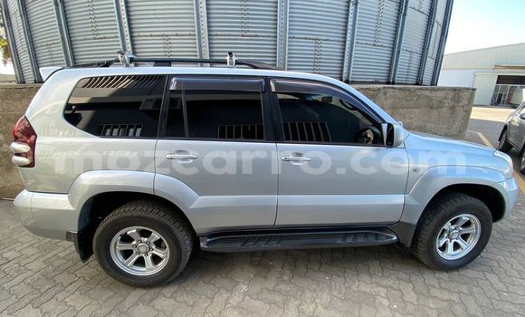 Nunua Ilio tumika Toyota Land Cruiser Prado Fedha Gari ndani ya Maputo nchini Maputo Nunua Ilio tumika Toyota Land Cruiser Prado Fedha Gari ndani ya Maputo nchini Maputo