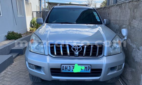 Nunua Ilio tumika Toyota Land Cruiser Prado Fedha Gari ndani ya Maputo nchini Maputo Nunua Ilio tumika Toyota Land Cruiser Prado Fedha Gari ndani ya Maputo nchini Maputo