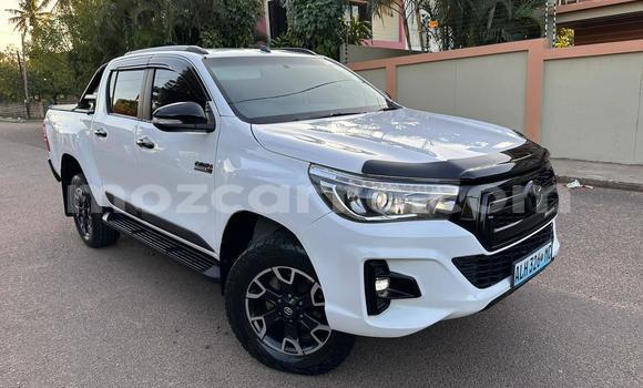 Nunua Ilio tumika Toyota Hilux Nyeupe Gari ndani ya Maputo nchini Maputo Nunua Ilio tumika Toyota Hilux Nyeupe Gari ndani ya Maputo nchini Maputo