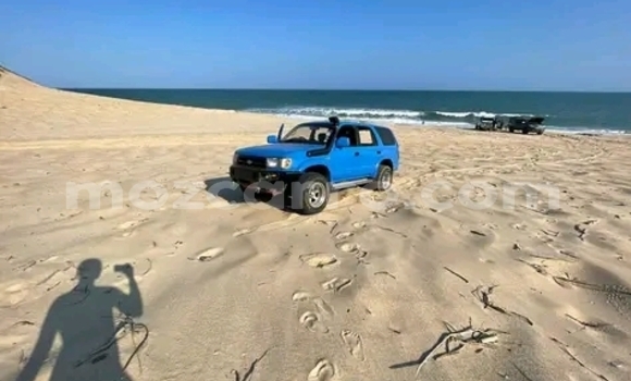 Nunua Ilio tumika Toyota Hilux Surf Bluu Gari ndani ya Maputo nchini Maputo Nunua Ilio tumika Toyota Hilux Surf Bluu Gari ndani ya Maputo nchini Maputo
