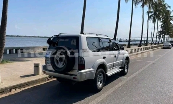 Nunua Ilio tumika Toyota Land Cruiser Prado Nyeupe Gari ndani ya Maputo nchini Maputo Nunua Ilio tumika Toyota Land Cruiser Prado Nyeupe Gari ndani ya Maputo nchini Maputo