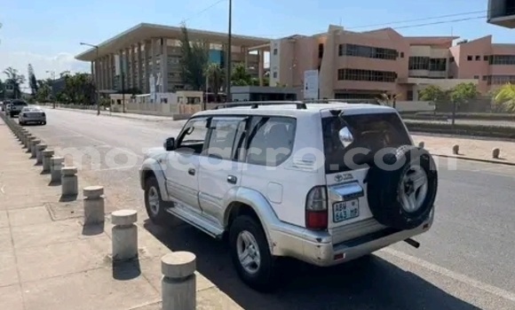 Nunua Ilio tumika Toyota Land Cruiser Prado Nyeupe Gari ndani ya Maputo nchini Maputo Nunua Ilio tumika Toyota Land Cruiser Prado Nyeupe Gari ndani ya Maputo nchini Maputo