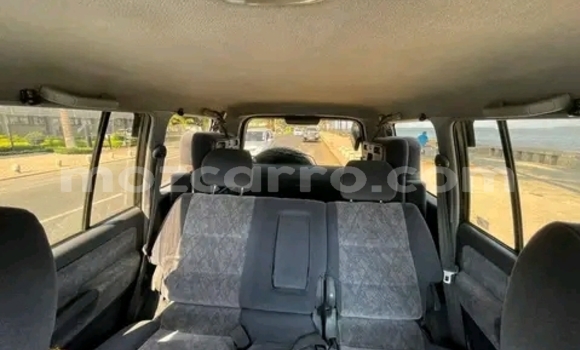 Nunua Ilio tumika Toyota Land Cruiser Prado Nyeupe Gari ndani ya Maputo nchini Maputo Nunua Ilio tumika Toyota Land Cruiser Prado Nyeupe Gari ndani ya Maputo nchini Maputo