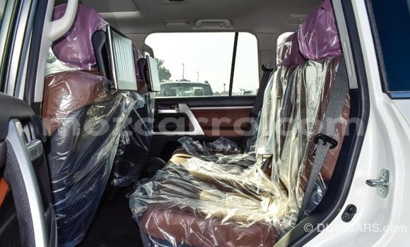 Buy Import Toyota Land Cruiser White Car in Import - Dubai in Cabo Delgado Buy Import Toyota Land Cruiser White Car in Import - Dubai in Cabo Delgado