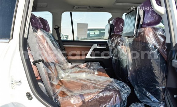 Buy Import Toyota Land Cruiser White Car in Import - Dubai in Cabo Delgado Buy Import Toyota Land Cruiser White Car in Import - Dubai in Cabo Delgado