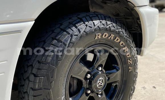 Nunua Ilio tumika Toyota Land Cruiser Nyeupe Gari ndani ya Maputo nchini Maputo Nunua Ilio tumika Toyota Land Cruiser Nyeupe Gari ndani ya Maputo nchini Maputo