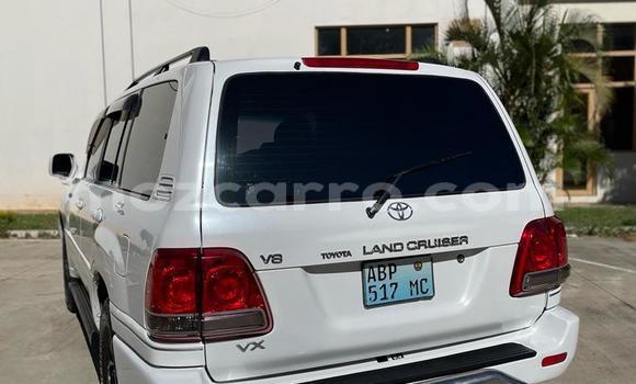 Nunua Ilio tumika Toyota Land Cruiser Nyeupe Gari ndani ya Maputo nchini Maputo Nunua Ilio tumika Toyota Land Cruiser Nyeupe Gari ndani ya Maputo nchini Maputo