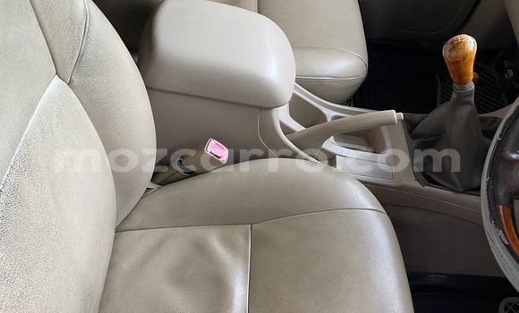 Nunua Ilio tumika Toyota Hilux Nyeupe Gari ndani ya Maputo nchini Maputo Nunua Ilio tumika Toyota Hilux Nyeupe Gari ndani ya Maputo nchini Maputo