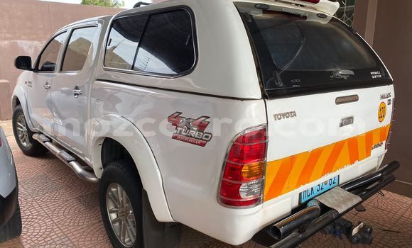 Nunua Ilio tumika Toyota Hilux Nyeupe Gari ndani ya Maputo nchini Maputo Nunua Ilio tumika Toyota Hilux Nyeupe Gari ndani ya Maputo nchini Maputo