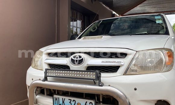 Nunua Ilio tumika Toyota Hilux Nyeupe Gari ndani ya Maputo nchini Maputo Nunua Ilio tumika Toyota Hilux Nyeupe Gari ndani ya Maputo nchini Maputo