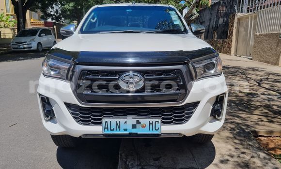 Tenga Tsaru Toyota Hiluxe VIGO Chena Mota in Maputo in Maputo