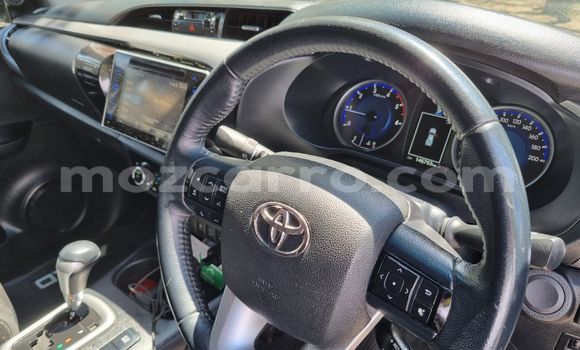 Comprar Usado Toyota Hiluxe VIGO Branco Carro em Maputo em Maputo Comprar Usado Toyota Hiluxe VIGO Branco Carro em Maputo em Maputo