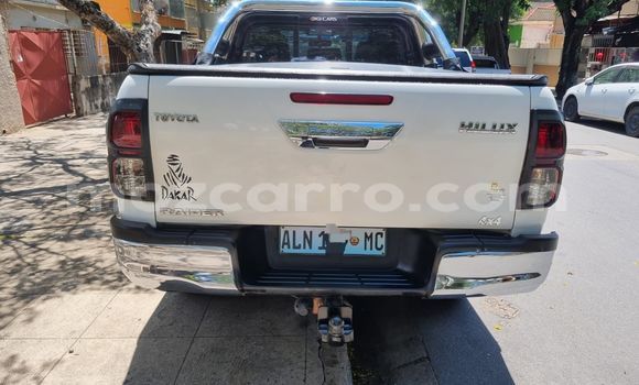 Comprar Usado Toyota Hiluxe VIGO Branco Carro em Maputo em Maputo Comprar Usado Toyota Hiluxe VIGO Branco Carro em Maputo em Maputo