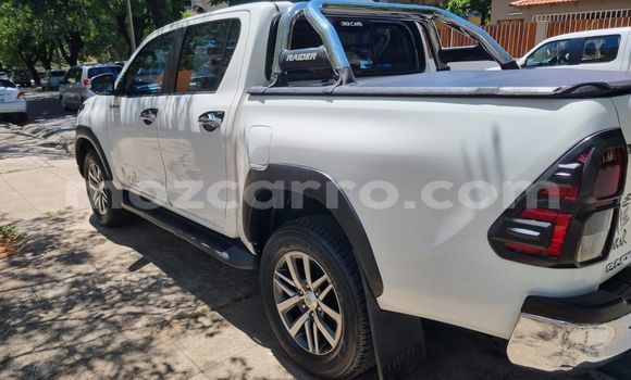 Comprar Usado Toyota Hiluxe VIGO Branco Carro em Maputo em Maputo Comprar Usado Toyota Hiluxe VIGO Branco Carro em Maputo em Maputo