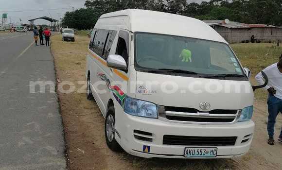 Comprar Usado Toyota Grand HiAce Branco Carro em Maputo em Maputo