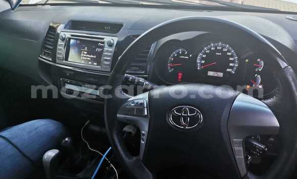 Nunua Ilio tumika Toyota Hilux Nyeupe Gari ndani ya Maputo nchini Maputo Nunua Ilio tumika Toyota Hilux Nyeupe Gari ndani ya Maputo nchini Maputo