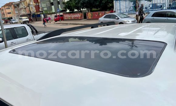 Nunua Ilio tumika Toyota Land Cruiser Prado Nyeupe Gari ndani ya Maputo nchini Maputo Nunua Ilio tumika Toyota Land Cruiser Prado Nyeupe Gari ndani ya Maputo nchini Maputo