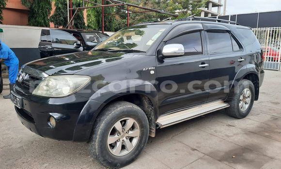 Nunua Ilio tumika Toyota Fortuner Nyeusi Gari ndani ya Maputo nchini Maputo Nunua Ilio tumika Toyota Fortuner Nyeusi Gari ndani ya Maputo nchini Maputo